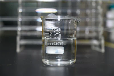 アクリルアミド結晶を取り扱う際の安全上の注意事項は何ですか?